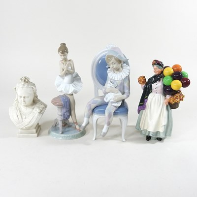 Lot 420 - A collection of figures