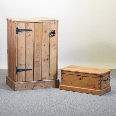 Lot 382 - A pine cabinet and box