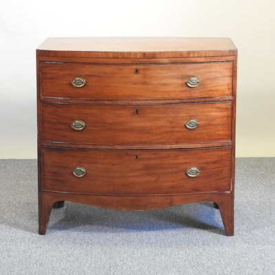 Lot 25 - A chest of drawers