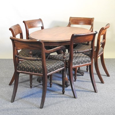 Lot 492 - A dining set