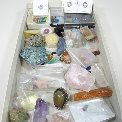 Lot 524 - A collection of gemstones