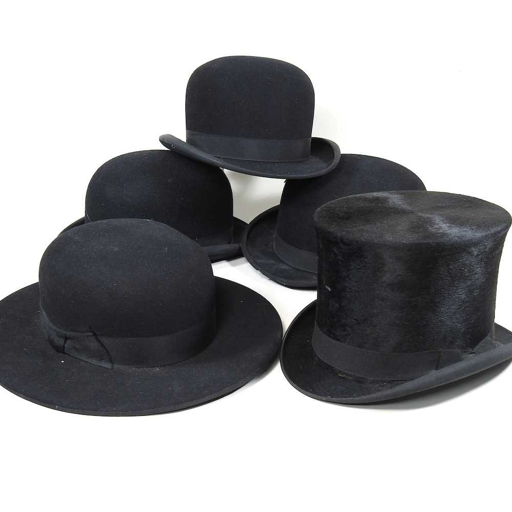 Lot 39 - Vintage hats