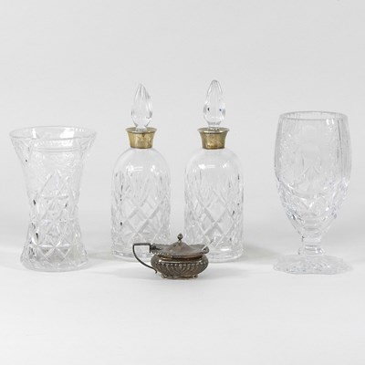 Lot 95 - A collection of glass