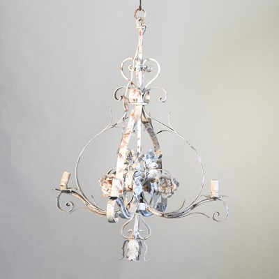 Lot 316 - A chandelier