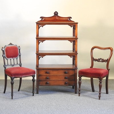 Lot 415 - A whatnot and two chairs