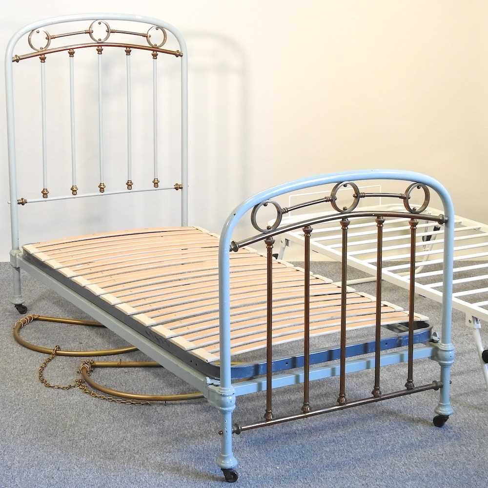 Lot 555 A single bedstead