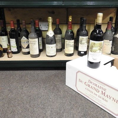 Lot 130 - A collection of vintage wine