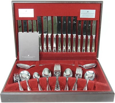 Lot 418 - A canteen of cutlery