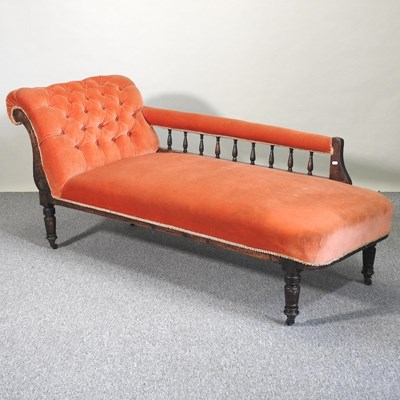 Lot 474 - A chaise longue