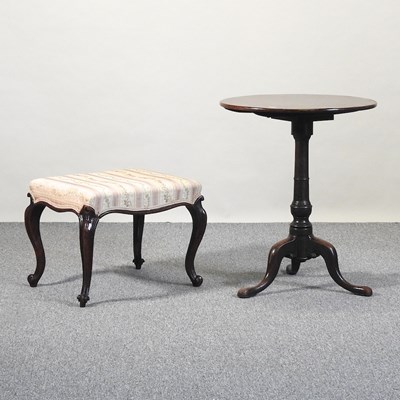 Lot 314 - A table and stool