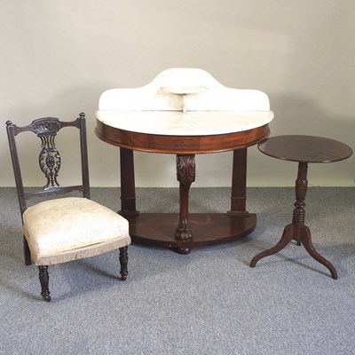 Lot 532 - A washstand, table and chair