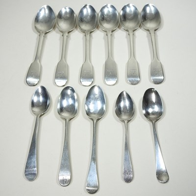 Lot 192 - A collection of teaspoons