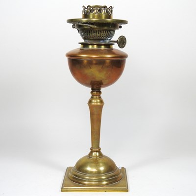 Lot 125 - An oil lamp base