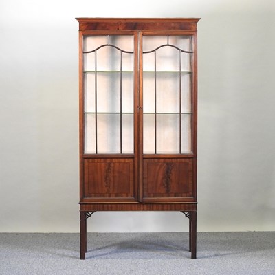 Lot 529 - An Edwardian cabinet