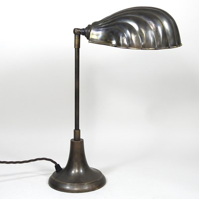 Lot 575 - A desk light