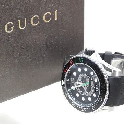 Lot 480 - A Gucci wristwatch