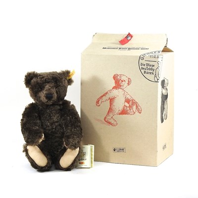 Lot 492 - A teddy bear