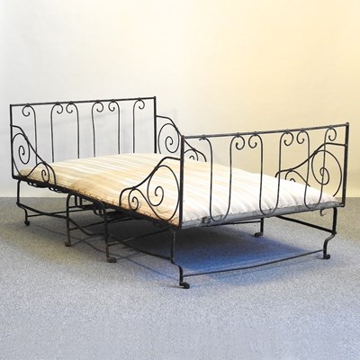 Lot 149 - A daybed