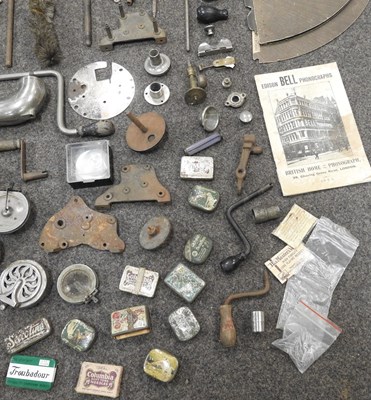 Lot 502 - A collection of gramophone parts