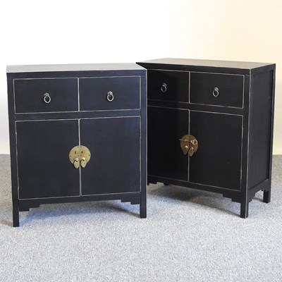 Lot 432 - A pair of cabinets