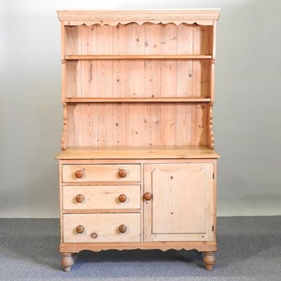 Lot 430 - A pine dresser