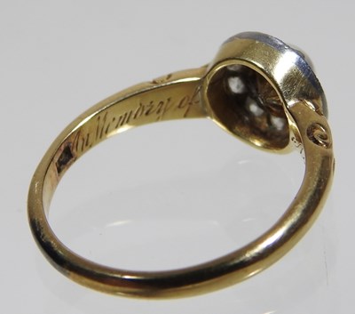 Lot 14 - An 18 carat ring