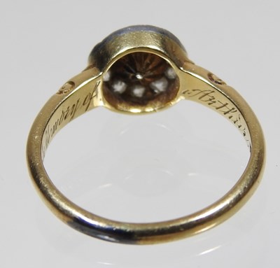 Lot 14 - An 18 carat ring