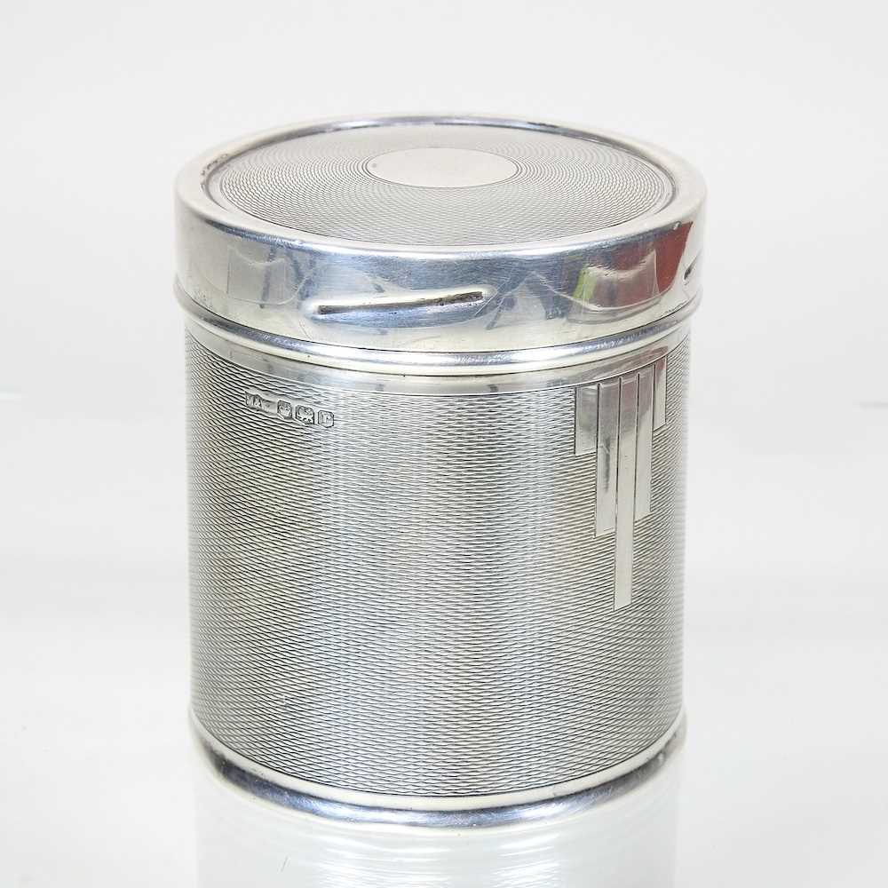 Lot 226 - A silver jar