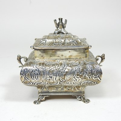 Lot 208 - A silver box