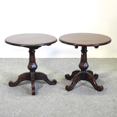 Lot 563 - A pair of oak occasional tables