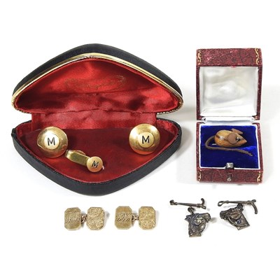 Lot 228 - A collection of cufflinks