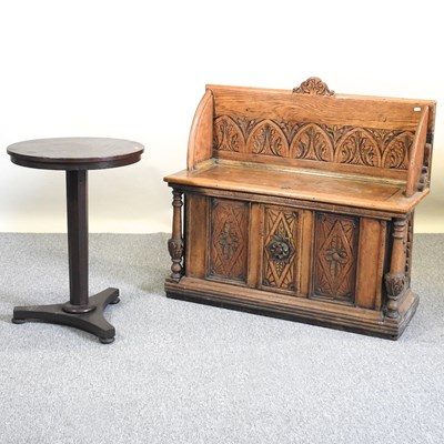 Lot 533 - A settle and table