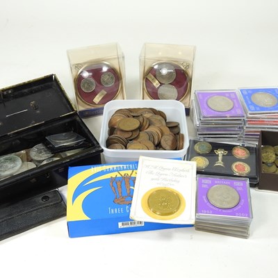 Lot 417 - A collection of coins