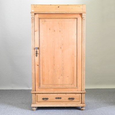 Lot 479 - An armoire