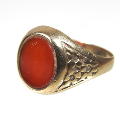 Lot 143 - A signet ring