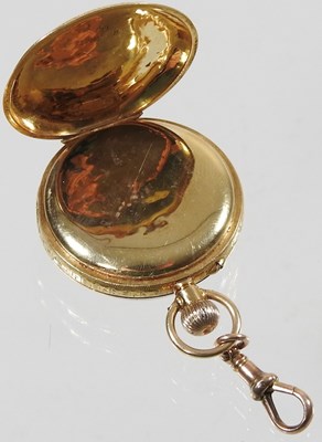 Lot 8 - A gold pocket watch