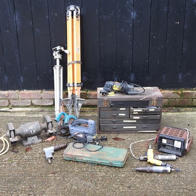 Lot 477 - A collection of tools