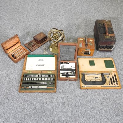 Lot 279 - A collection of tools and instruments