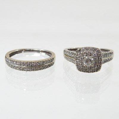 Lot 93 - A diamond ring set