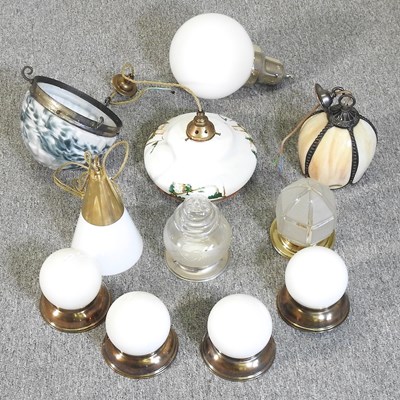 Lot 465 - Various lighting