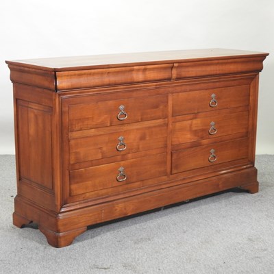 Lot 355 - A modern cherrywood chest of drawers