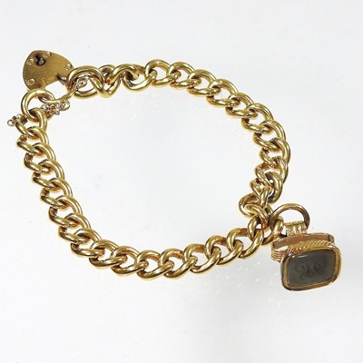Lot 18 - A gold bracelet