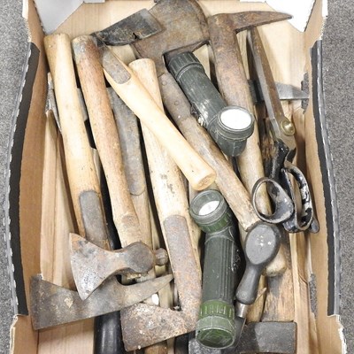 Lot 454 - A collection of tools