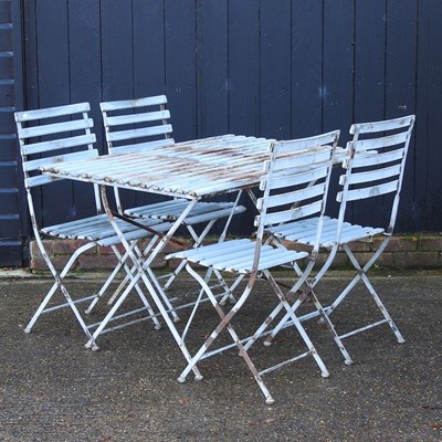 Lot 494 - A garden table and chairs