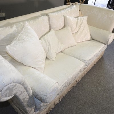 Lot 58 - A knole sofa