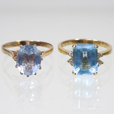 Lot 315 - Two gold rings