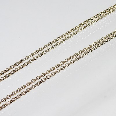 Lot 399 - A gold chain