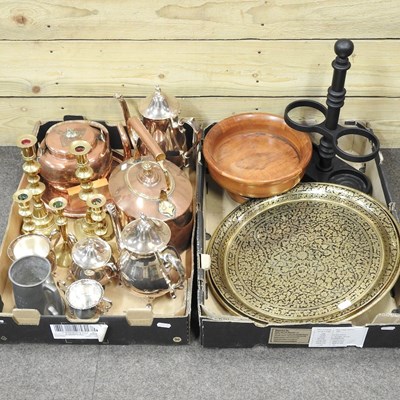 Lot 301 - A collection of metalwares