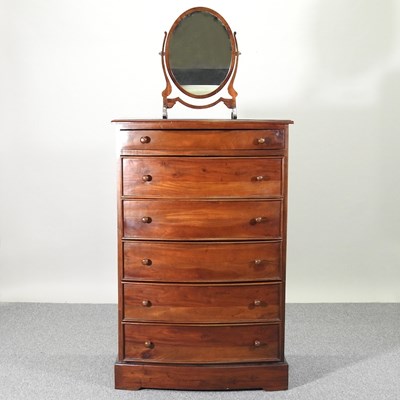 Lot 273 - A chest and mirror