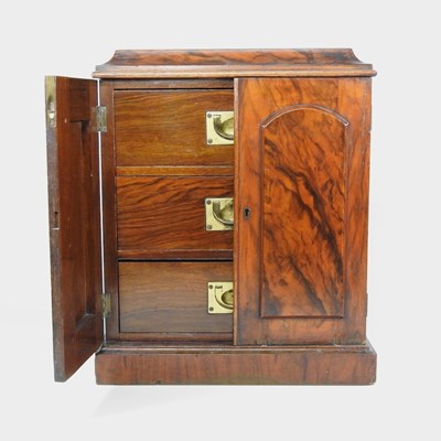 Lot 42 - A Victorian cabinet